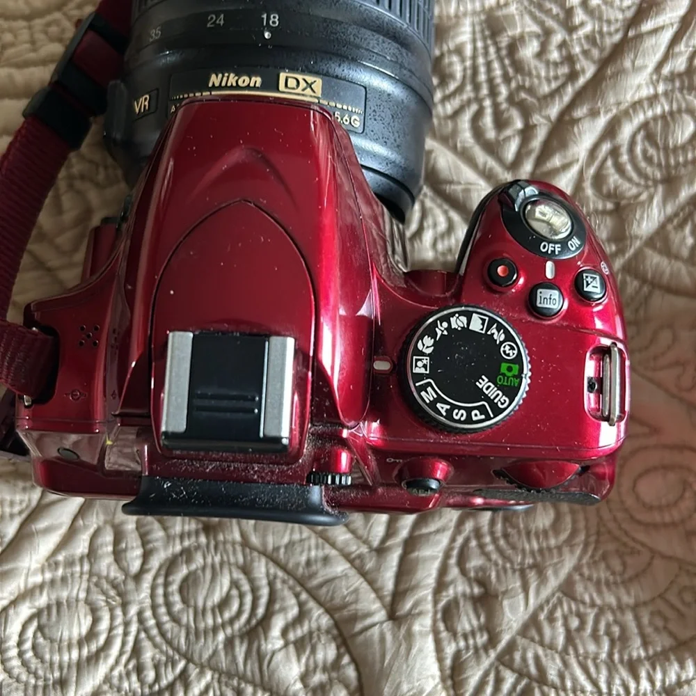 Nikon D3200 | 18-55mm lens | includes battery pack